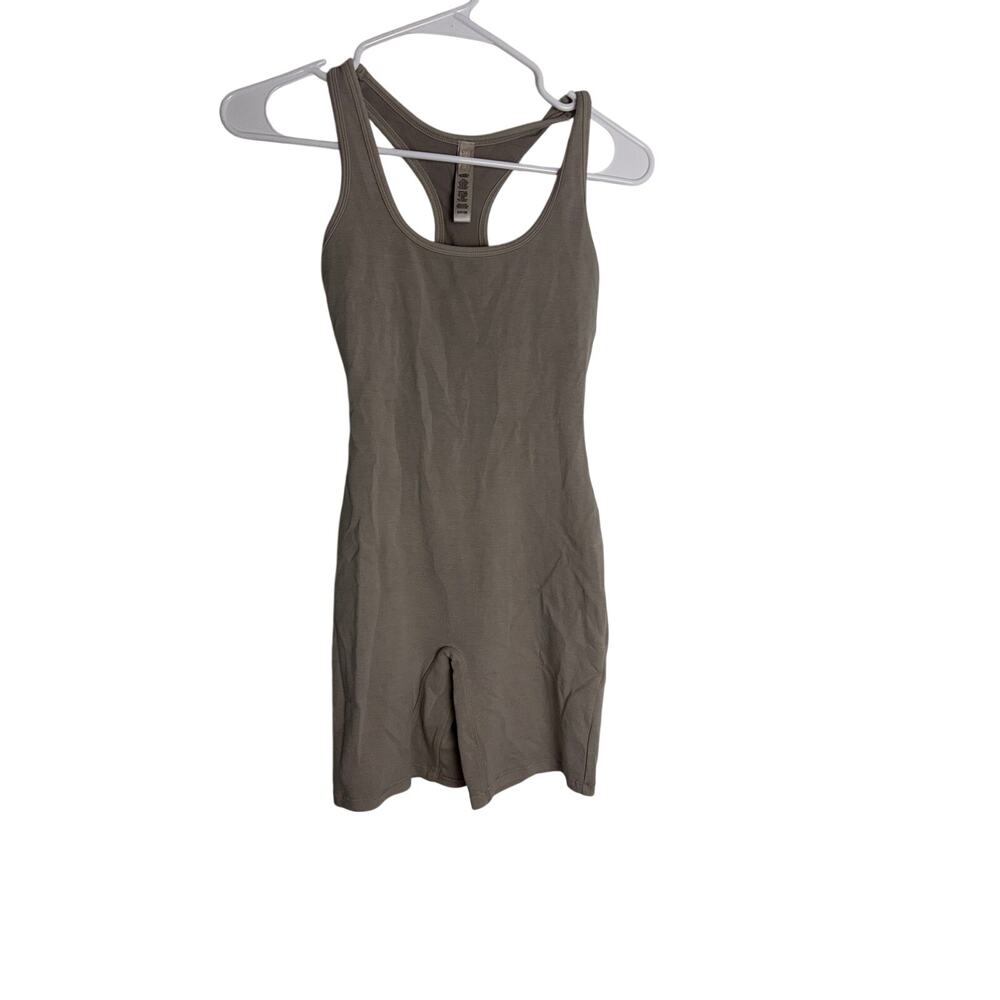 SKIMS Women Size S Small Tan Brown Essential Ribbed Bodysuit Racerback Onesie